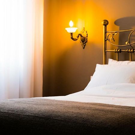 Ch Adrianou Suites Афіни Екстер'єр фото