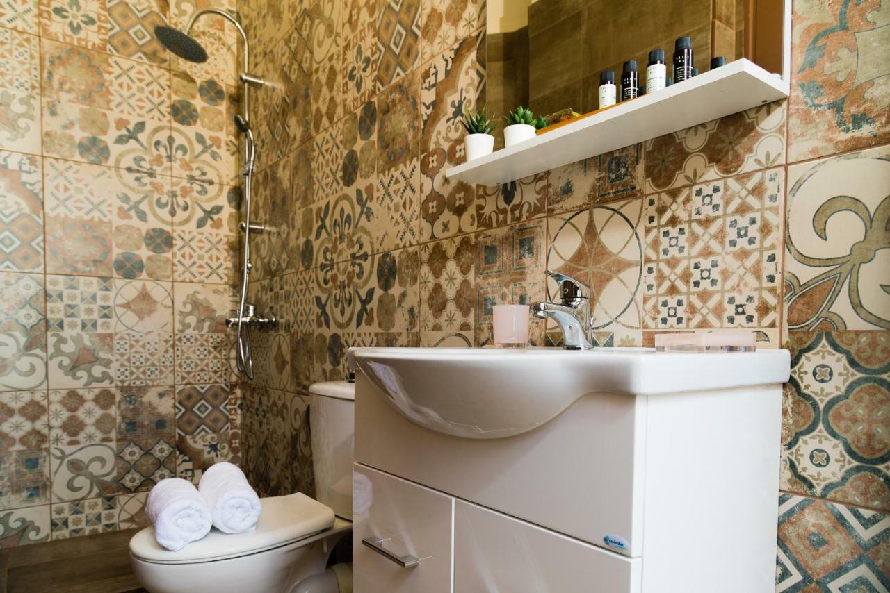 Ch Adrianou Suites Афіни Екстер'єр фото